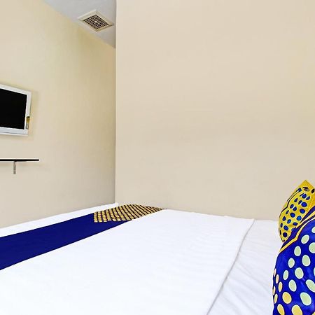 SPOT ON 91709 Aster Hotel Syariah Karanganyar  Exterior foto