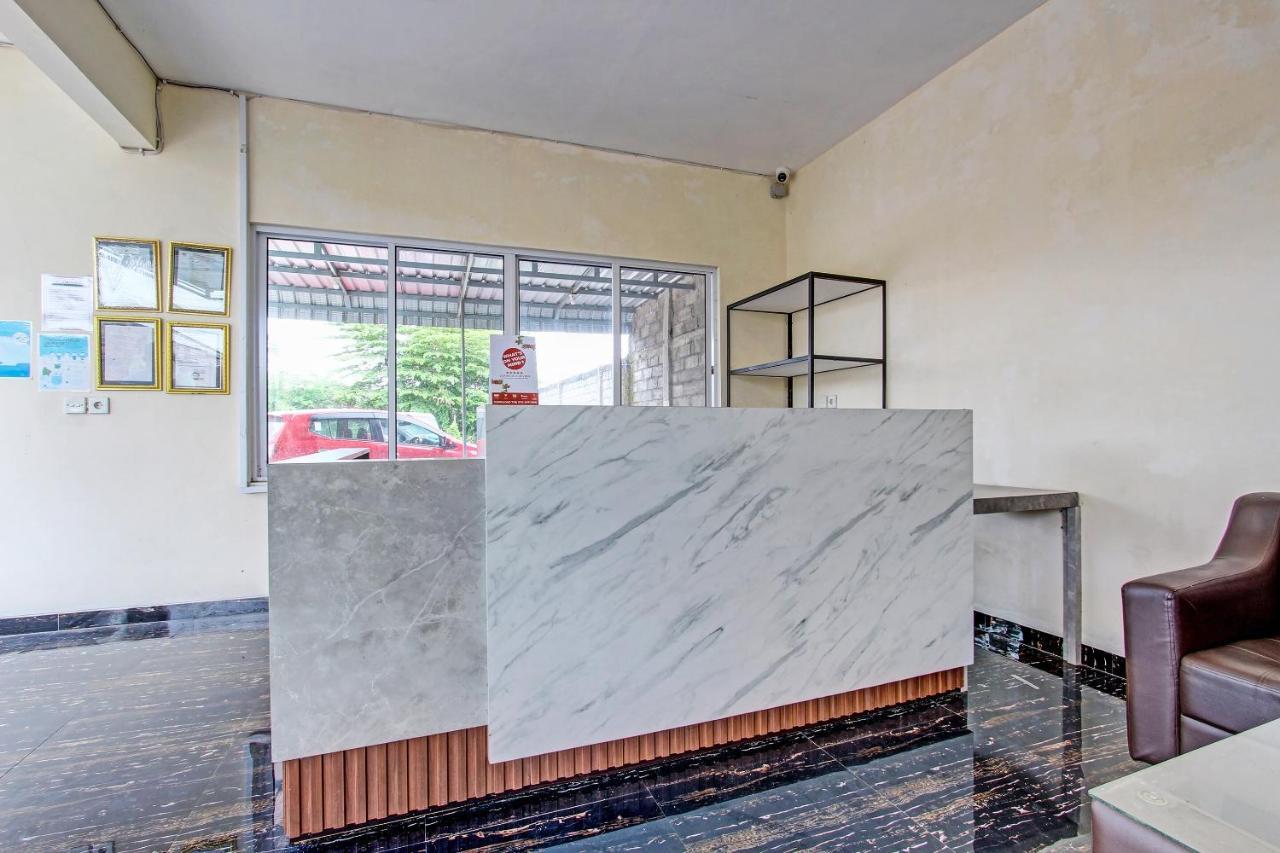 SPOT ON 91709 Aster Hotel Syariah Karanganyar  Exterior foto