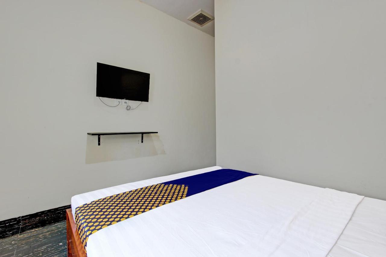 SPOT ON 91709 Aster Hotel Syariah Karanganyar  Exterior foto
