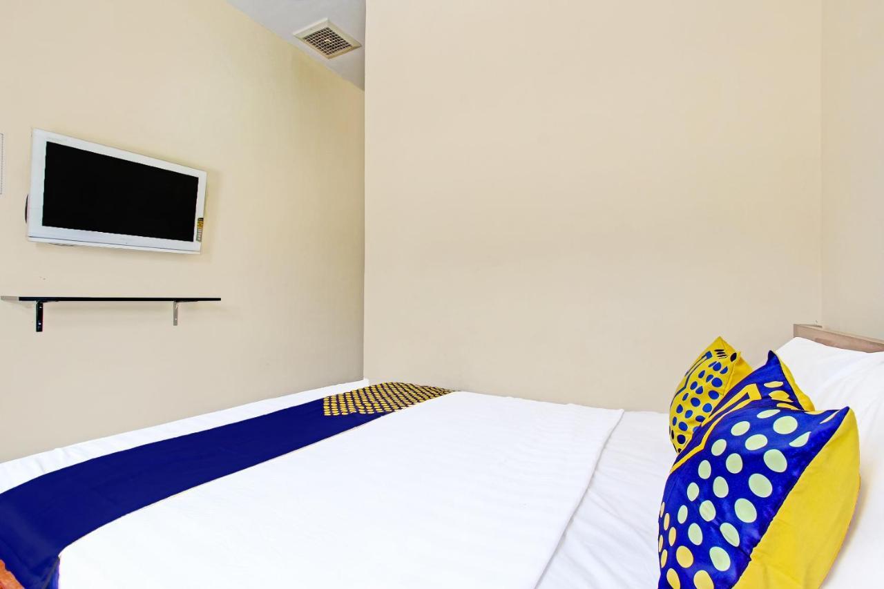 SPOT ON 91709 Aster Hotel Syariah Karanganyar  Exterior foto