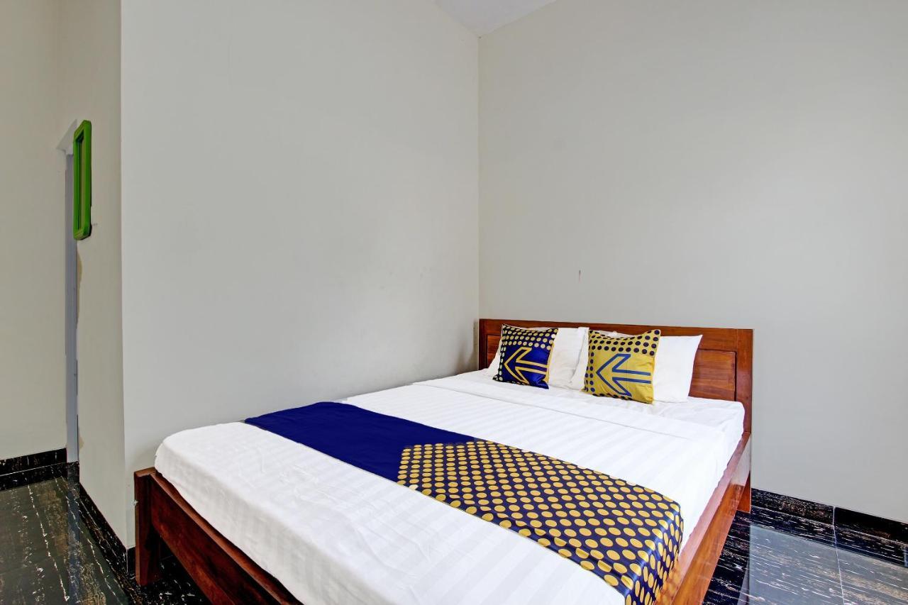 SPOT ON 91709 Aster Hotel Syariah Karanganyar  Exterior foto
