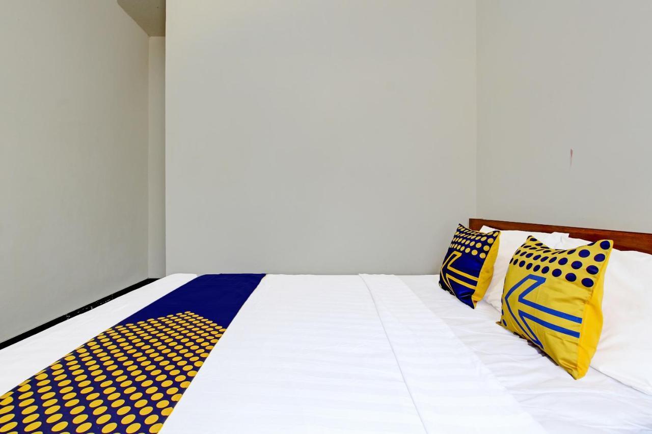 SPOT ON 91709 Aster Hotel Syariah Karanganyar  Exterior foto