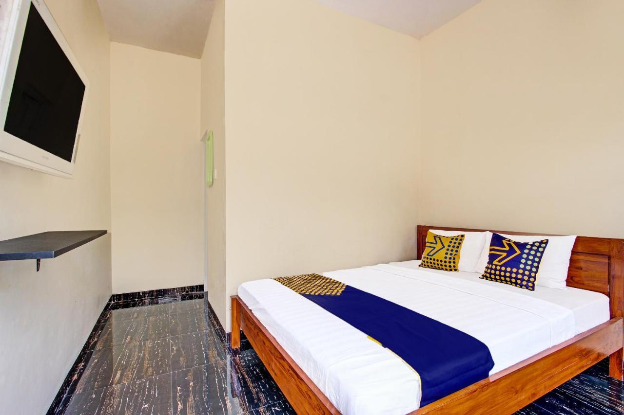 SPOT ON 91709 Aster Hotel Syariah Karanganyar  Exterior foto