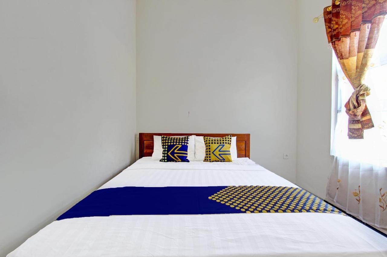 SPOT ON 91709 Aster Hotel Syariah Karanganyar  Exterior foto