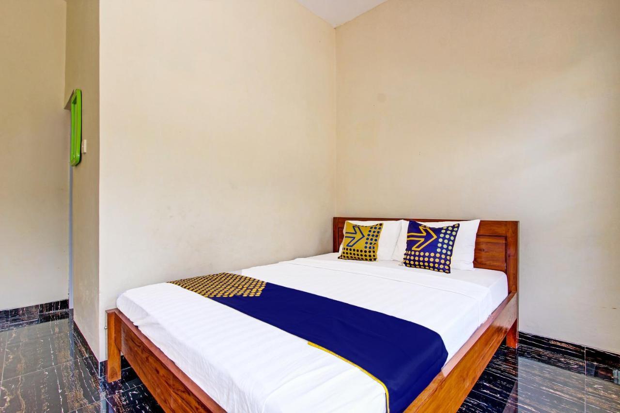 SPOT ON 91709 Aster Hotel Syariah Karanganyar  Exterior foto