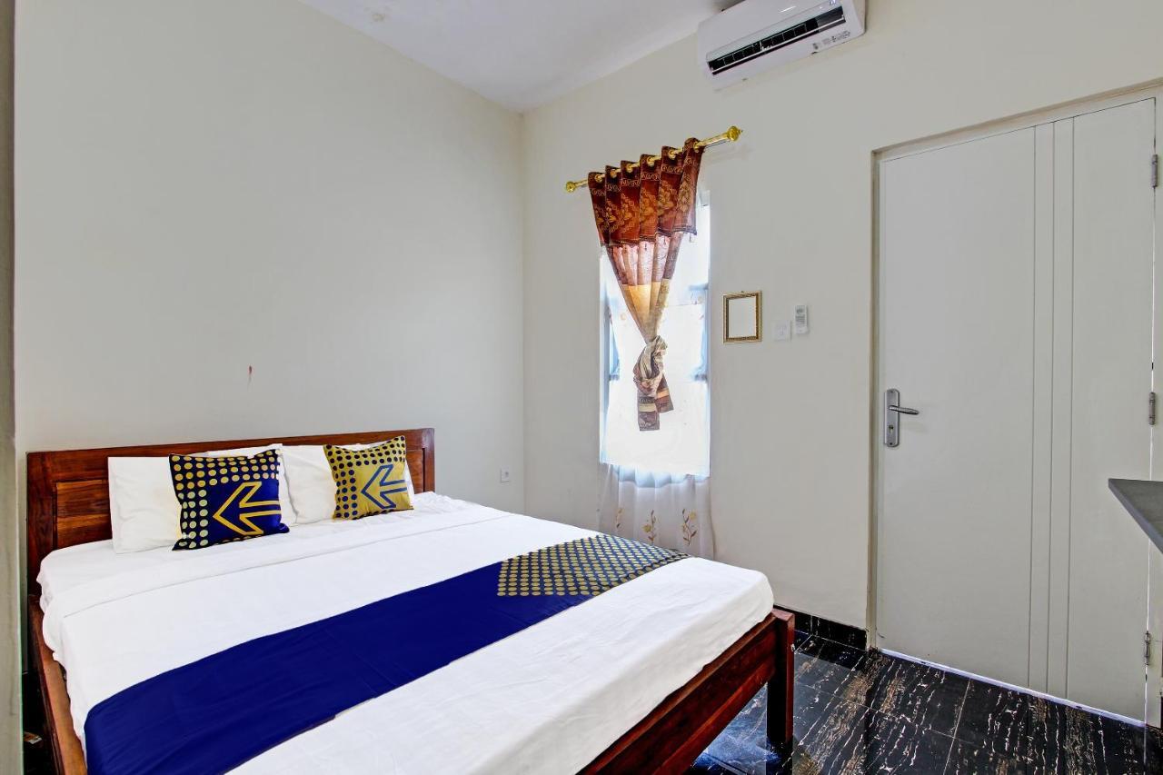 SPOT ON 91709 Aster Hotel Syariah Karanganyar  Exterior foto